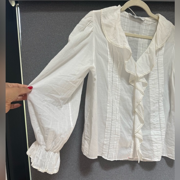 Light, cotton ruffle blouse with balloon sleeves - Picture 2 of 4